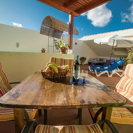 El Mirador Apartment *